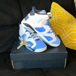 Jordan 6 RETRO UNC white